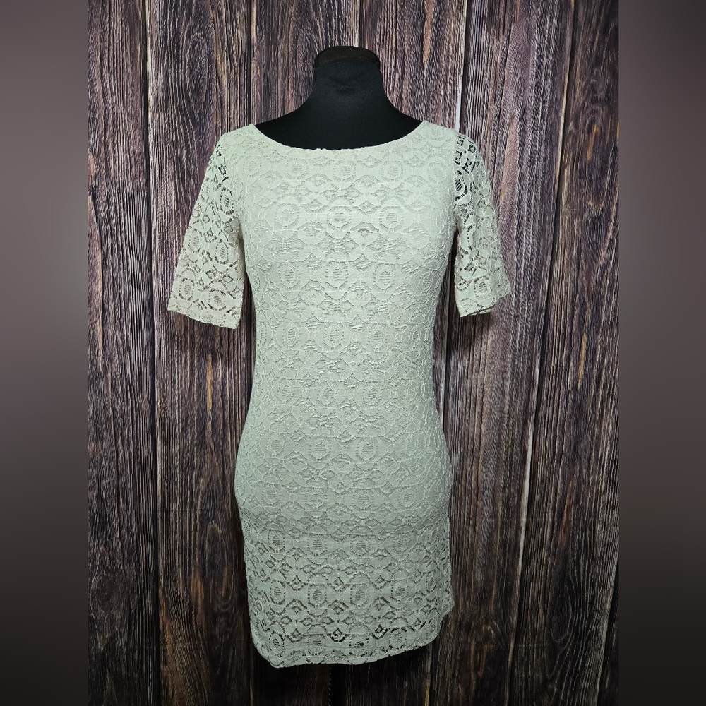 Elegant Lace Dress in Cream